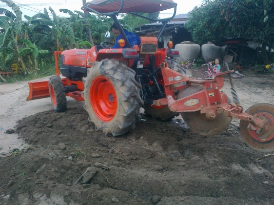 ขายรถไถ KUBOTA L4508 สภาพพร้อมใช้งาน