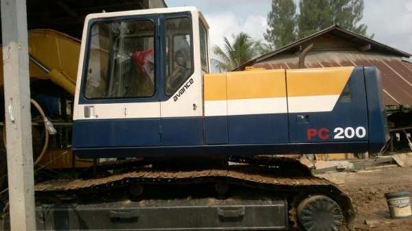 Komatsu PC200-5 Komatsu PC200-5