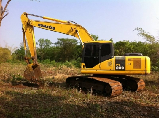 Komatsu PC200-7