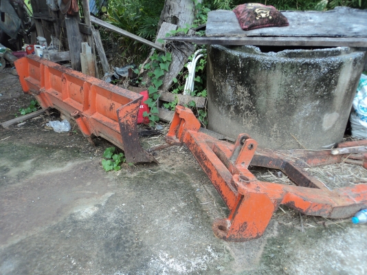 ขายผานดันหน้ารถไถขนาดใหญ่