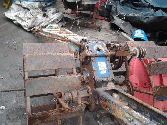 โครงเกียรถไถเดินตามสิงลม