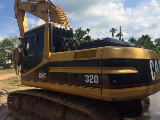 ต้องการรถแมคโค CAT 320 V2