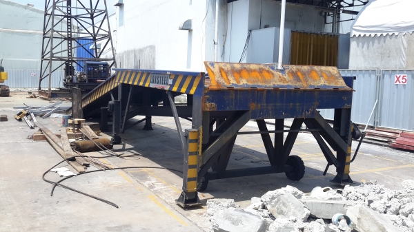 ต้องการขาย แลมป์โหลด สินค้าในโรงงาน