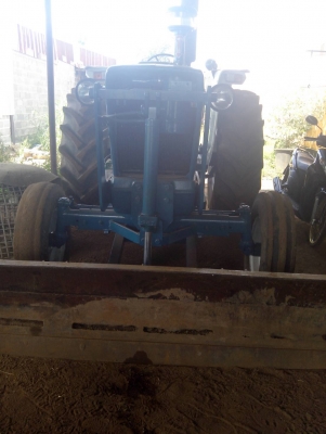 ต้องการขายรถไนา Ford6610 สวยพร้อมใช้งาน