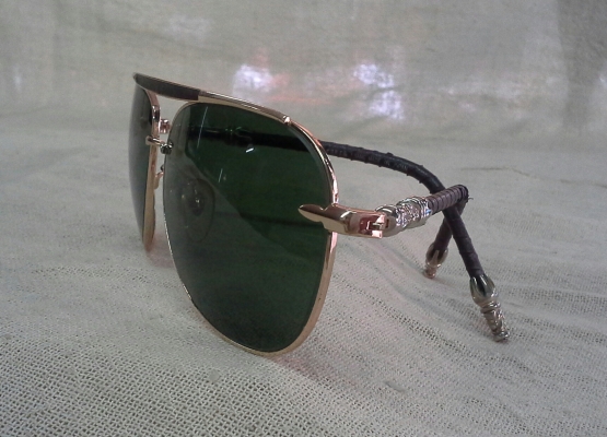 โคตรแว่นตาแฮนด์เมดโกลด์ฟิลด์แห่งสหัสวรรษใหม่ Original CHROME HEARTS handmade in Japan 22K โคตรแว่นตาแฮนด์เมดโกลด์ฟิลด์แห่งสหัสวรรษใหม่ Original CHROME HEARTS handmade in Japan 22K