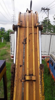 ขายรถแบ็คโฮ KOMATSU PC200-3 เครื่องเดิม ปั๊มเดิม ช่วงล่างเต็ม เอวมีขยับนิดหน่อย เอกสารซื้อขาย