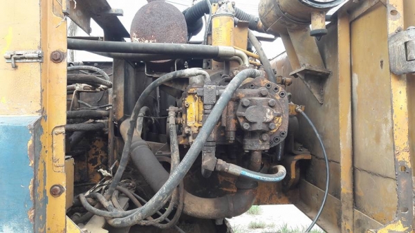 ขายรถแบ็คโฮ KOMATSU PC200-3 เครื่องเดิม ปั๊มเดิม ช่วงล่างเต็ม เอวมีขยับนิดหน่อย เอกสารซื้อขาย