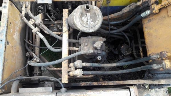 ขายรถแบ็คโฮ KOMATSU PC200-3 เครื่องเดิม ปั๊มเดิม ช่วงล่างเต็ม เอวมีขยับนิดหน่อย เอกสารซื้อขาย