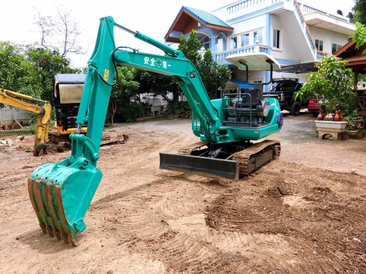 KOMATSU 30-7E <คอลโทนสั้นปั๊มนิ้ว><มีVDOให้ชม>รถเก่านอกแท้มีเอกสาร☎️ติดต่อ 085-5632278 (ราคาต่อรองได้)