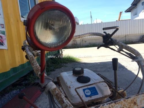 รถเกี่ยวข้าวเดินตาม รหัสสินค้า : 80904240 ยี่ห้อ : KUBOTA รุ่น : HE50A