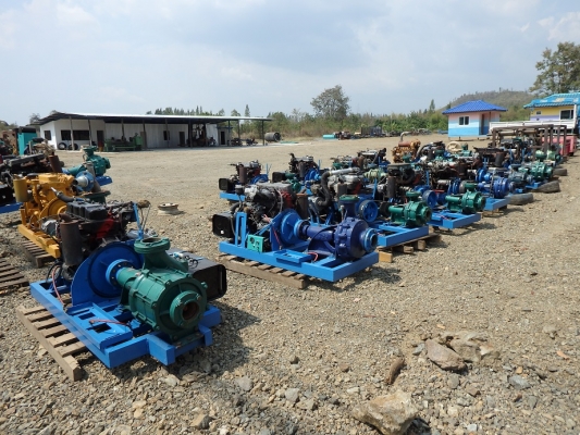 ยังประกอบเครื่องยนต์ชนปั๊มน้ำกันทุกวันเหมือนเดิม ปั๊มน้ำแรงดันสูงชนเครื่องยนต์ดีเซล คัดเครื่องดีชนปั๊มขยายช่องน้ำใหญ่ ทำให้ได้น้ำที่มากกว่าปั๊มทั่วไปเป็นเท่าตัว