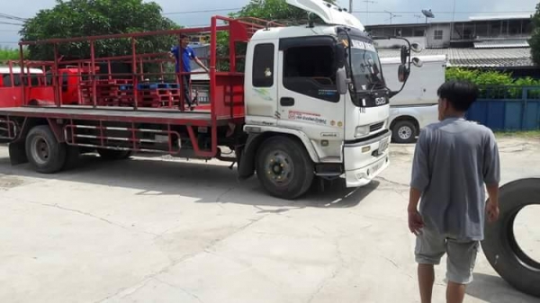 ขายรถบรรทุก เดก้า195แรง ยาว7.20เมตร ปี40 ราคา650,000 สนใจโทร 090-8588220คุณนะ 093-3258446คุณบิว หรือ