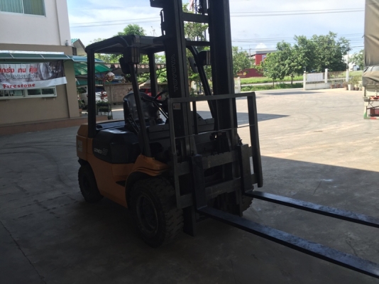 ขายโฟล์คลิฟท์  TOYOTA โตโยต้า 7FD30 3.0ตัน-รุ่น7 เครื่องยนต์ดีเซล ใช้งานน้อย เสา4เมตร