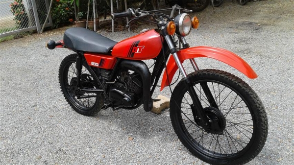 ขาย DT100 เครื่องดีคันสตาร์คันเกียร์โครงไม่เชื่อมเหมาะเอาไปปั้นต่อ