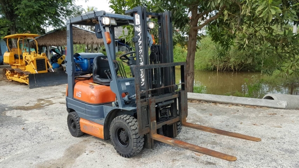 ขายด่วนรถยก TOYOTA 6FG15ยก1.5ตันเสาสูง3เมตรทูฟรีแผ่งงาสไลย์ได้ยางตัน4เส้นรถนอกนำเข้ายังไม่เคยใช้งานในเมืองไทยเลย=รุ่นใหม่ขายถูกๆๆ