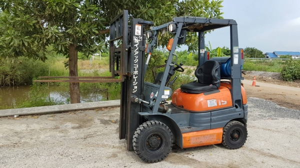 ขายด่วนรถยก TOYOTA 6FG15ยก1.5ตันเสาสูง3เมตรทูฟรีแผ่งงาสไลย์ได้ยางตัน4เส้นรถนอกนำเข้ายังไม่เคยใช้งานในเมืองไทยเลย=รุ่นใหม่ขายถูกๆๆ