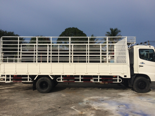HINO FC4J ปี 48 เครื่อง 165 แรงม้า กระบะยาว6.50เมตร พร้อมคอก สภาพสวยพร้อมใช้งาน HINO FC4J ปี 48 เครื่อง 165 แรงม้า กระบะยาว6.50เมตร พร้อมคอก สภาพสวยพร้อมใช้งาน