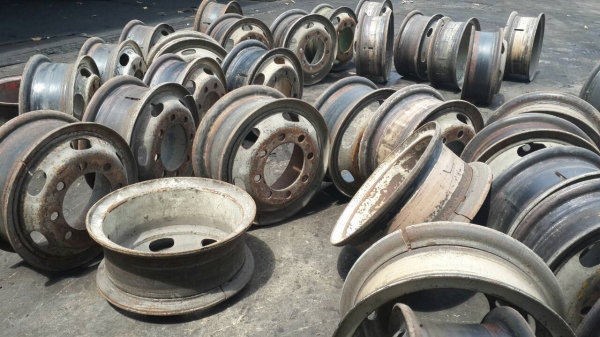 ขายกระทะ10ล้อขอบ20สภาพดีๆลูกละ1100บาทมี200 ลูก