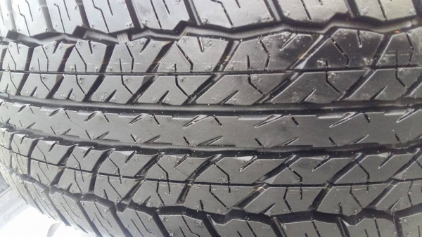 ขายล้อแม็กป้ายแดง np300 navara calibre 16" ยางปี16 สนใจติดต่อ ตาเล็ก ล้อและยางครับ 081-3747940