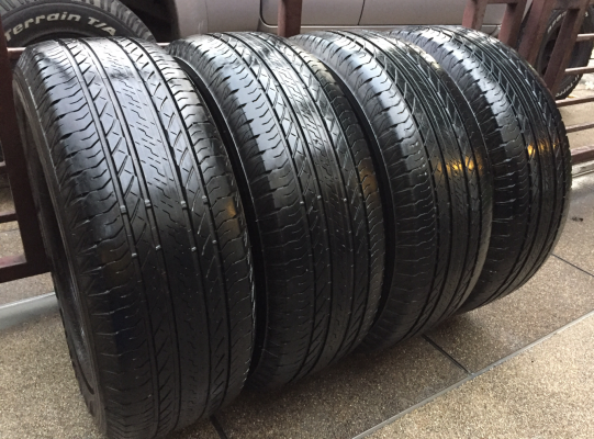 ยาง Bridgestone 265 65 17 ปลายปี15 ดอกเต็ม ไม่มีปะ ราคาไม่แพง