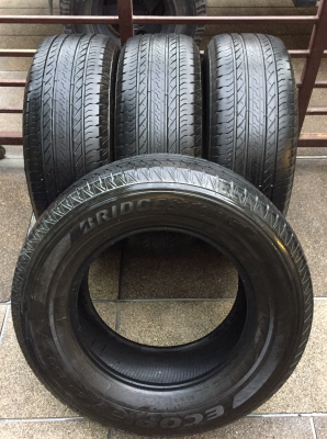 ยาง Bridgestone 265 65 17 ปลายปี15 ดอกเต็ม ไม่มีปะ ราคาไม่แพง