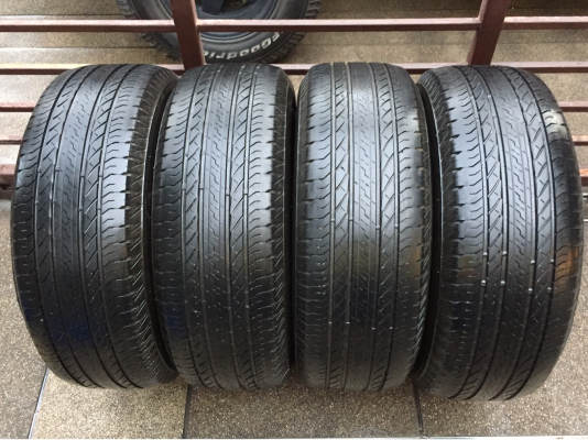 ยาง Bridgestone 265 65 17 ปลายปี15 ดอกเต็ม ไม่มีปะ ราคาไม่แพง