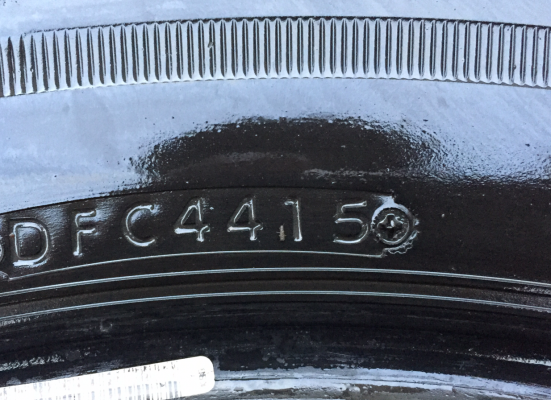 ยาง Bridgestone 265 65 17 ปลายปี15 ดอกเต็ม ไม่มีปะ ราคาไม่แพง