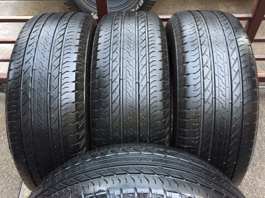 ยาง Bridgestone 265 65 17 ปลายปี15 ดอกเต็ม ไม่มีปะ ราคาไม่แพง
