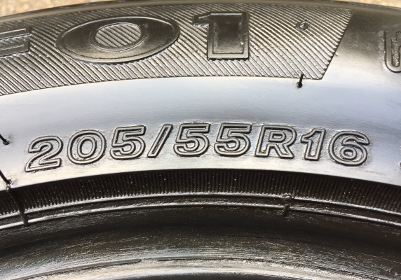 ยาง Firestone 205 55 16 ปี15 ดอกเต็ม ไม่มีปะ ราคาไม่แพง