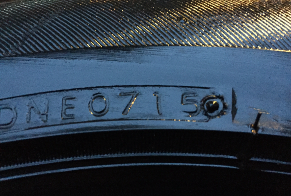 ยาง Firestone 205 55 16 ปี15 ดอกเต็ม ไม่มีปะ ราคาไม่แพง