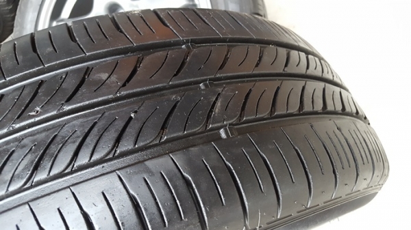 ขายล้อGTS R32 กว้าง6.5 ET40 ยางปี14  4 ล้อ