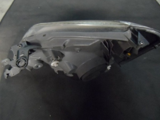 ขาย ไฟหน้ารถยนต์มือสอง TOYOTA Regius มือสอง ของแท้ นำเข้าจากญี่ปุ่น