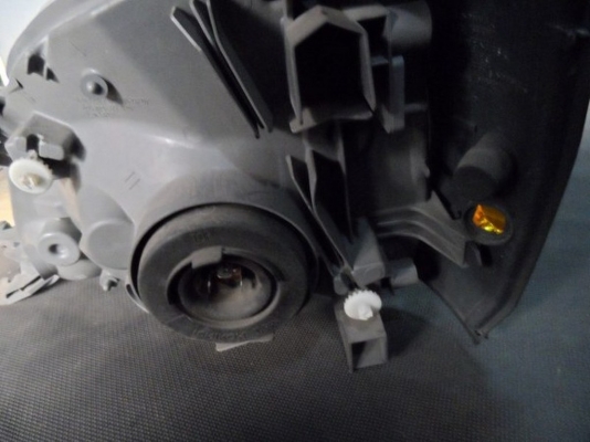 ขาย ไฟหน้ารถยนต์มือสอง TOYOTA Regius มือสอง ของแท้ นำเข้าจากญี่ปุ่น