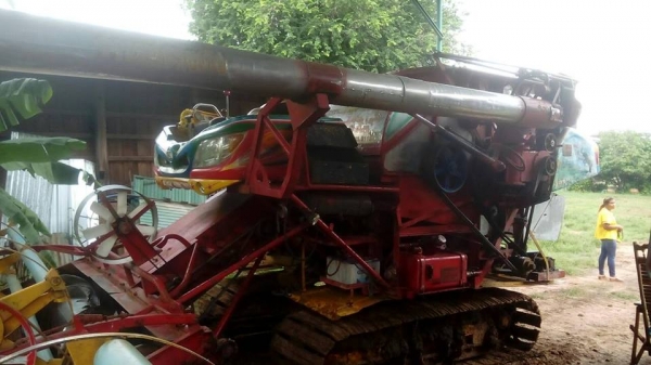 ขายรถเกี่ยวข้าว ช้างไวไฟจอมพลัง53ช่วงล่างดี เครื่อง6D17เทอโบปั๊มไดกิ้น22ตัวเดิน10เพลาใหญ่ โซ่ลูเลอร์ใบใหม่ สีสันไม่สวยแต่รถพร้อมใช้งาน ขายรถเกี่ยวข้าว ช้างไวไฟจอมพลัง53ช่วงล่างดี เครื่อง6D17เทอโบปั๊มไดกิ้น22ตัวเดิน10เพลาใหญ่ โซ่ลูเลอร์ใบใหม่ สีสันไม่สวยแต่รถพร้อมใช้งาน