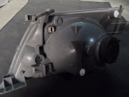 ขาย ไฟหน้ารถยนต์มือสอง TOYOTA Grandvia มือสอง ของแท้ นำเข้าจากญี่ปุ่น