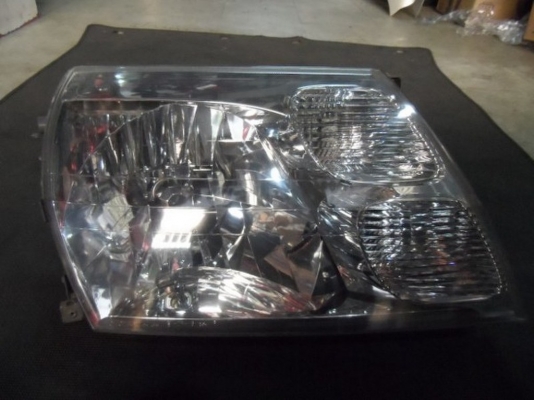 ขาย ไฟหน้ารถยนต์มือสอง TOYOTA Grandvia มือสอง ของแท้ นำเข้าจากญี่ปุ่น