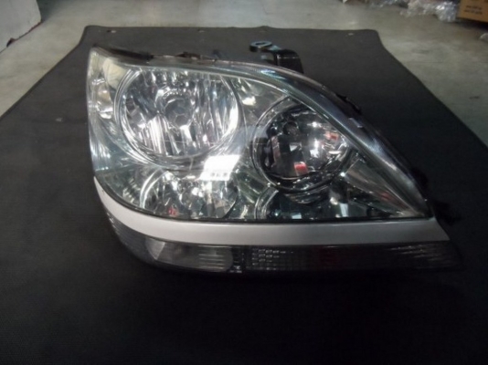 ขาย ไฟหน้ารถยนต์มือสอง ตัวแรก TOYOTA Harrier ตัว 1  มือสอง ของแท้ นำเข้าจากญี่ปุ่น