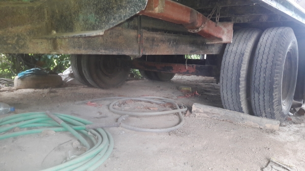 75000บาทลดสุดๆงดต่อรองครับรถเทนเลอร์ลากพ่วง10ล้อ3เพลาพร้อมใช้ บรรทุกรถเกี่ยวใหญ่9ตันสบายๆ