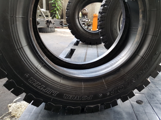 ขายยางลมรถโฟล์คลิฟท์ขนาด 28×9-15 ใหม่ราคาถูก ขายยางลมรถโฟล์คลิฟท์ขนาด 28×9-15 ใหม่ราคาถูก