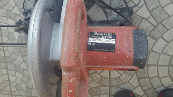 เลื่อยตัดองศา maktec MT230