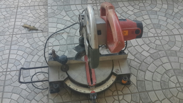 เลื่อยตัดองศา maktec MT230