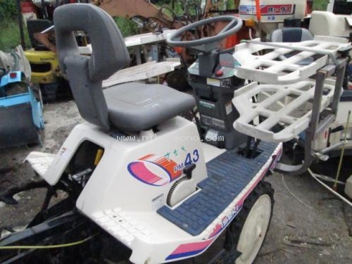 รถปลูกข้าวดำนานั่งขับ รหัสสินค้า : 14002159 ยี่ห้อ : ISEKI รุ่น : PM43Y