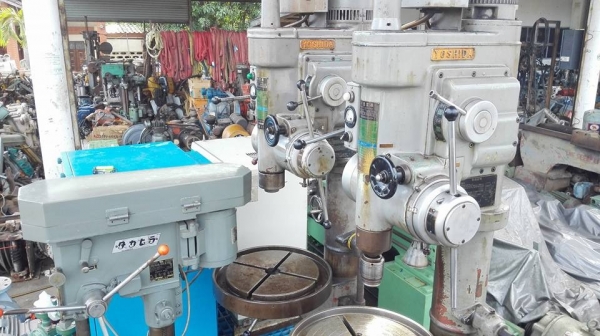 ** SOLD ** แท่นสว่านเจาะต้าปญี่ปุ่นตัวใหญ่ YOSHIDA Made in JAPAN เจาะได้ 45 มม. ต้าปได้ 25 มม. ลงตู้สดนอก!!
