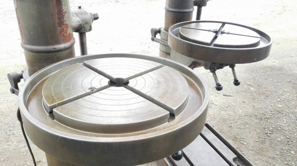 ** SOLD ** แท่นสว่านเจาะต้าปญี่ปุ่นตัวใหญ่ YOSHIDA Made in JAPAN เจาะได้ 45 มม. ต้าปได้ 25 มม. ลงตู้สดนอก!!