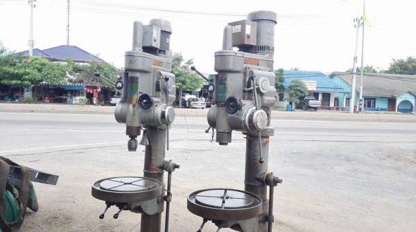 ** SOLD ** แท่นสว่านเจาะต้าปญี่ปุ่นตัวใหญ่ YOSHIDA Made in JAPAN เจาะได้ 45 มม. ต้าปได้ 25 มม. ลงตู้สดนอก!!