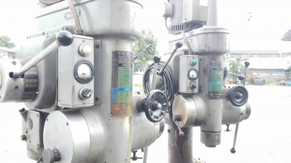 ** SOLD ** แท่นสว่านเจาะต้าปญี่ปุ่นตัวใหญ่ YOSHIDA Made in JAPAN เจาะได้ 45 มม. ต้าปได้ 25 มม. ลงตู้สดนอก!!