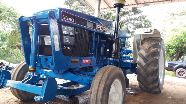 ขายรถไถฟอร์ดFORD  6640 พรั้อมดันหน้า CMT รถเช็คใหม่ทั้งคัน ถ่ายน้ำทั้งหมด พร้อมลุยงายเลยครับ