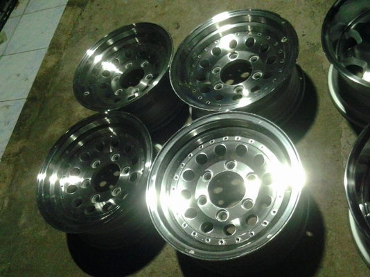 ล้อหยดน้ำ 14 กว้าง 6 นิ้วออฟ -1/4 ล้อ 6รู139.6