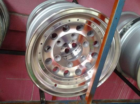 ล้อหยดน้ำ 14 กว้าง 6 นิ้วออฟ -1/4 ล้อ 6รู139.6