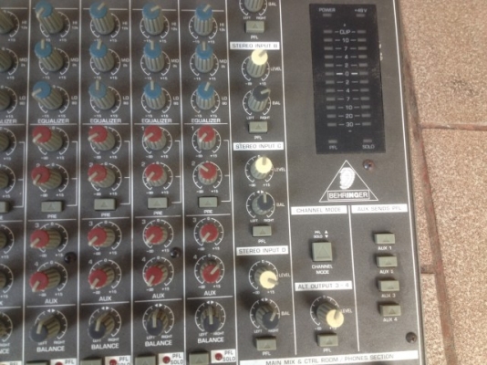 Behringer MX2804 Mixer เก่าญี่ปุ่นเเท้ภาพดีใช้ไฟ 19V ไม่มีหม้อเเปลงมานะครับ Behringer MX2804 Mixer เก่าญี่ปุ่นเเท้ภาพดีใช้ไฟ 19V ไม่มีหม้อเเปลงมานะครับ